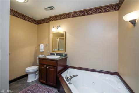 2665 Deer Ridge Run Cuyahoga Falls OH 44223
