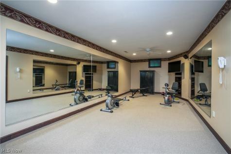 2665 Deer Ridge Run Cuyahoga Falls OH 44223