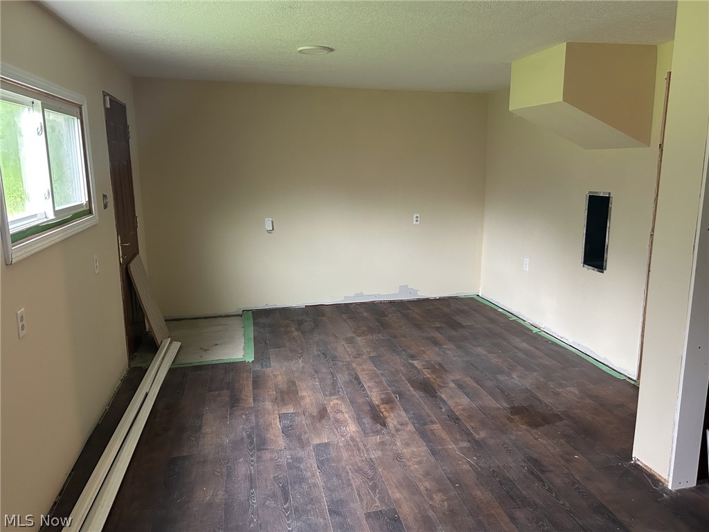 3049 Parkman Road Warren OH 44481