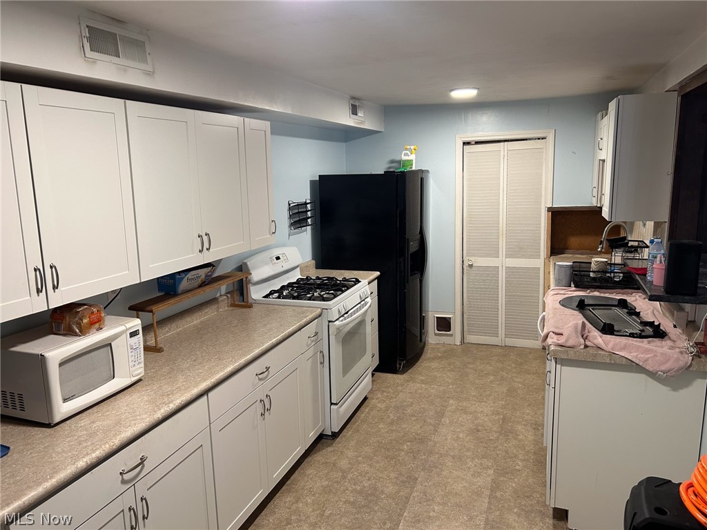 3049 Parkman Road Warren OH 44481