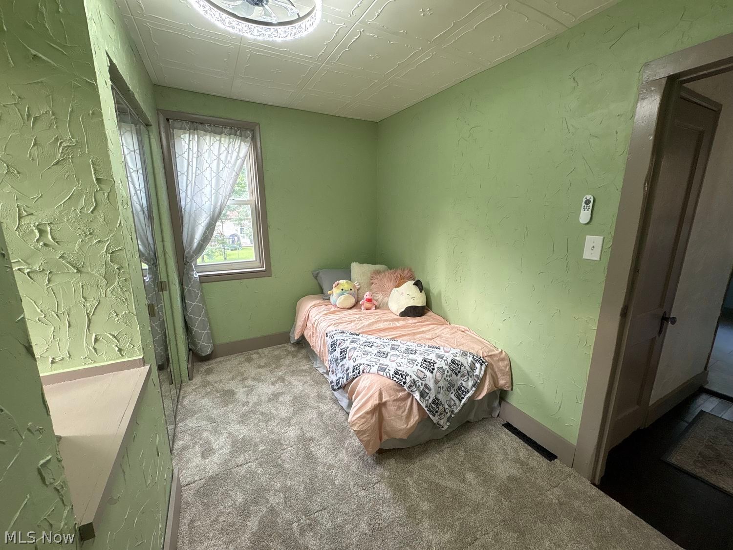 2487 Delaware Avenue Akron OH 44312