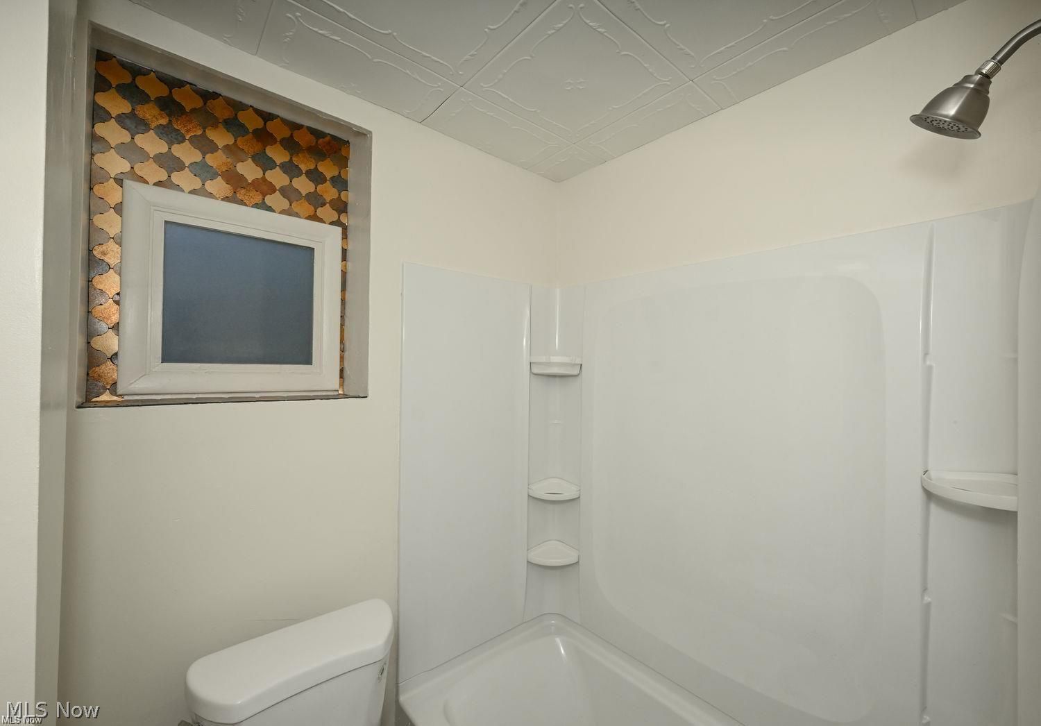 2487 Delaware Avenue Akron OH 44312