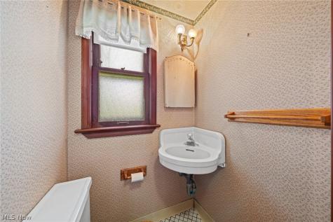 4137 Bushnell Road University Heights OH 44118
