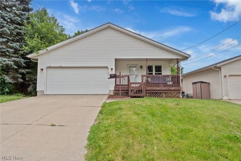 77 29th Street NW Barberton OH 44203