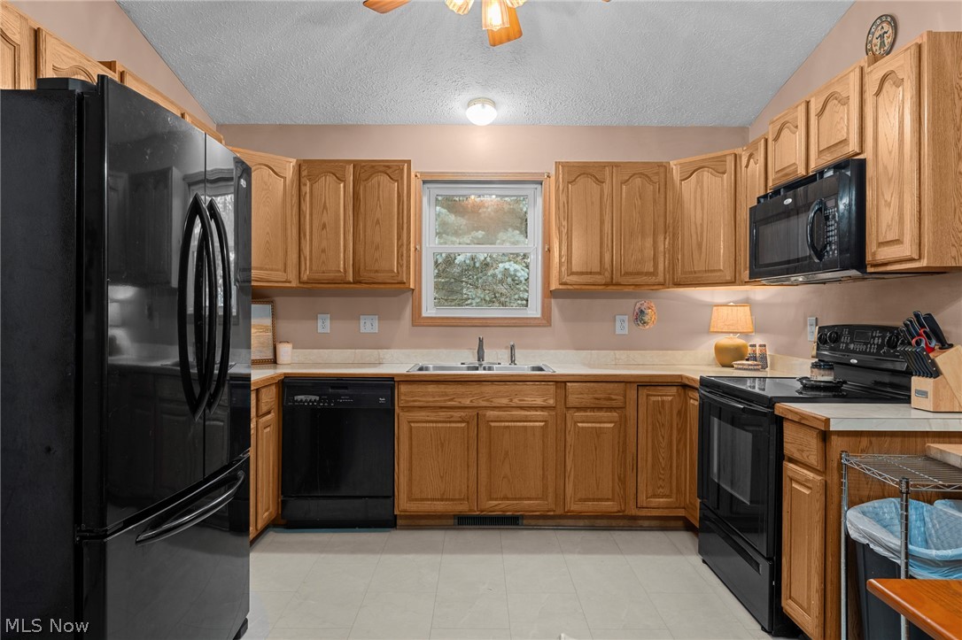 77 29th Street NW Barberton OH 44203