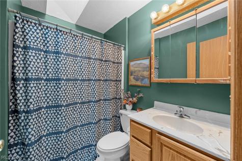 77 29th Street NW Barberton OH 44203
