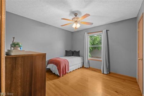77 29th Street NW Barberton OH 44203
