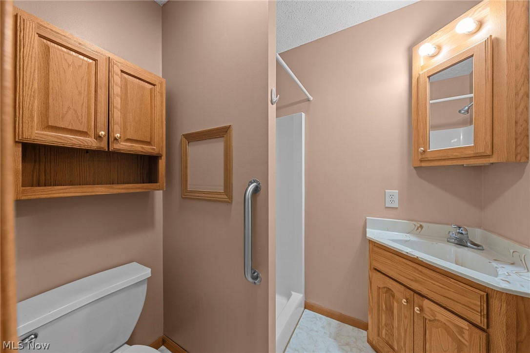 77 29th Street NW Barberton OH 44203