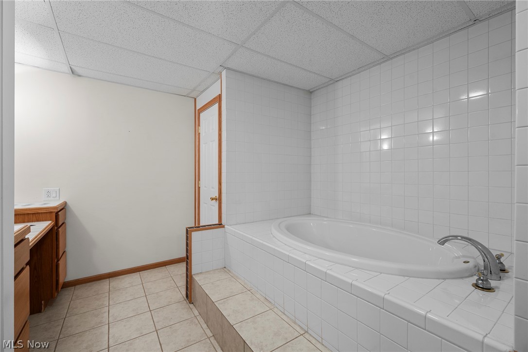 77 29th Street NW Barberton OH 44203