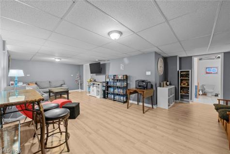 77 29th Street NW Barberton OH 44203