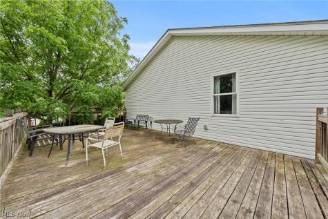 77 29th Street NW Barberton OH 44203