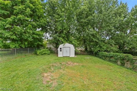 77 29th Street NW Barberton OH 44203