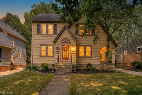 943 Cambridge Road Cleveland Heights OH 44121