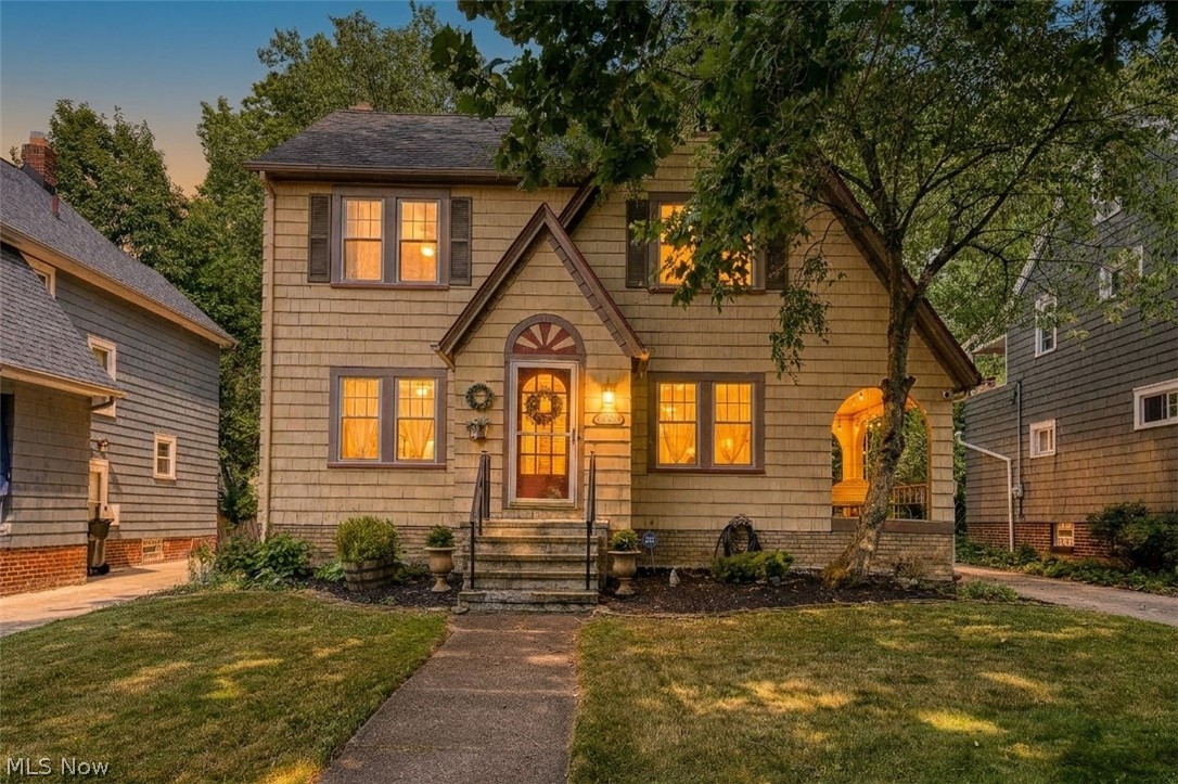 943 Cambridge Road Cleveland Heights OH 44121