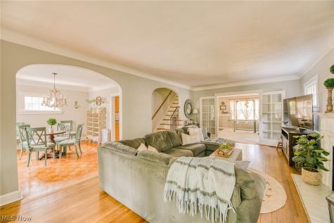 943 Cambridge Road Cleveland Heights OH 44121