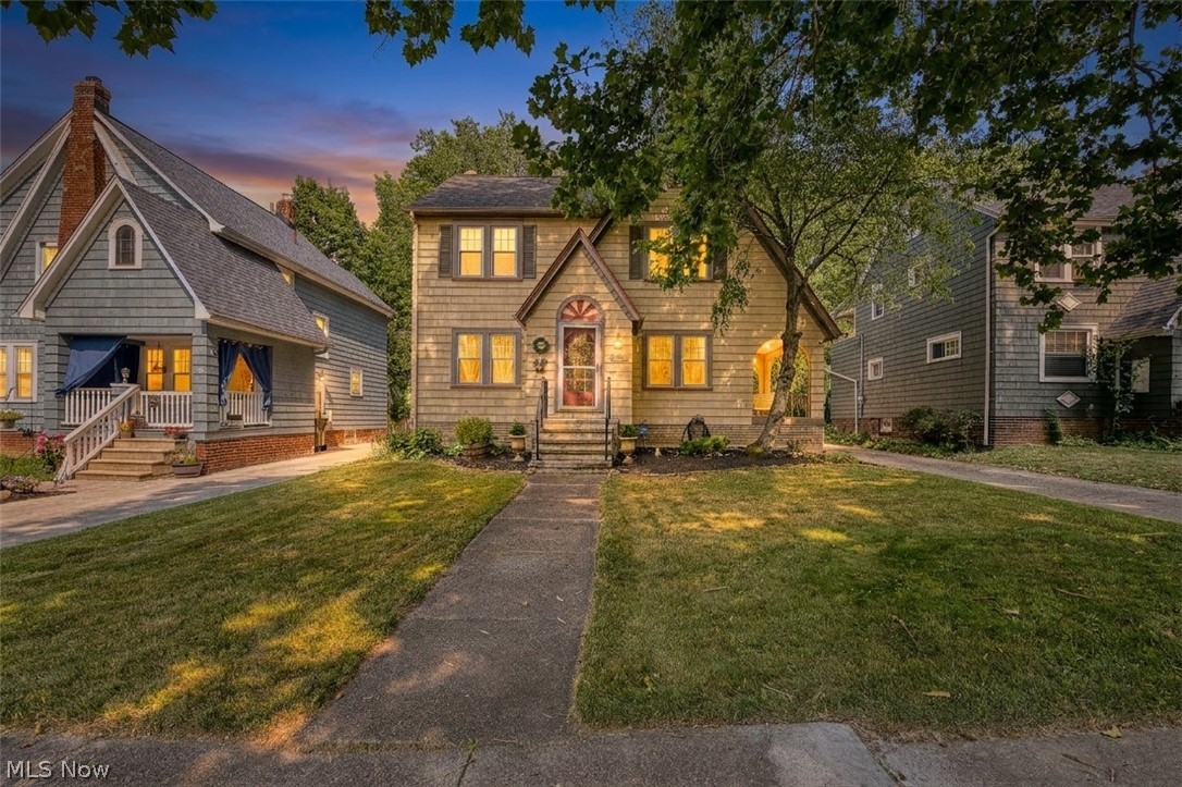 943 Cambridge Road Cleveland Heights OH 44121