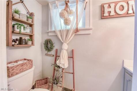 943 Cambridge Road Cleveland Heights OH 44121