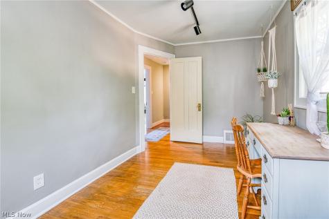 943 Cambridge Road Cleveland Heights OH 44121