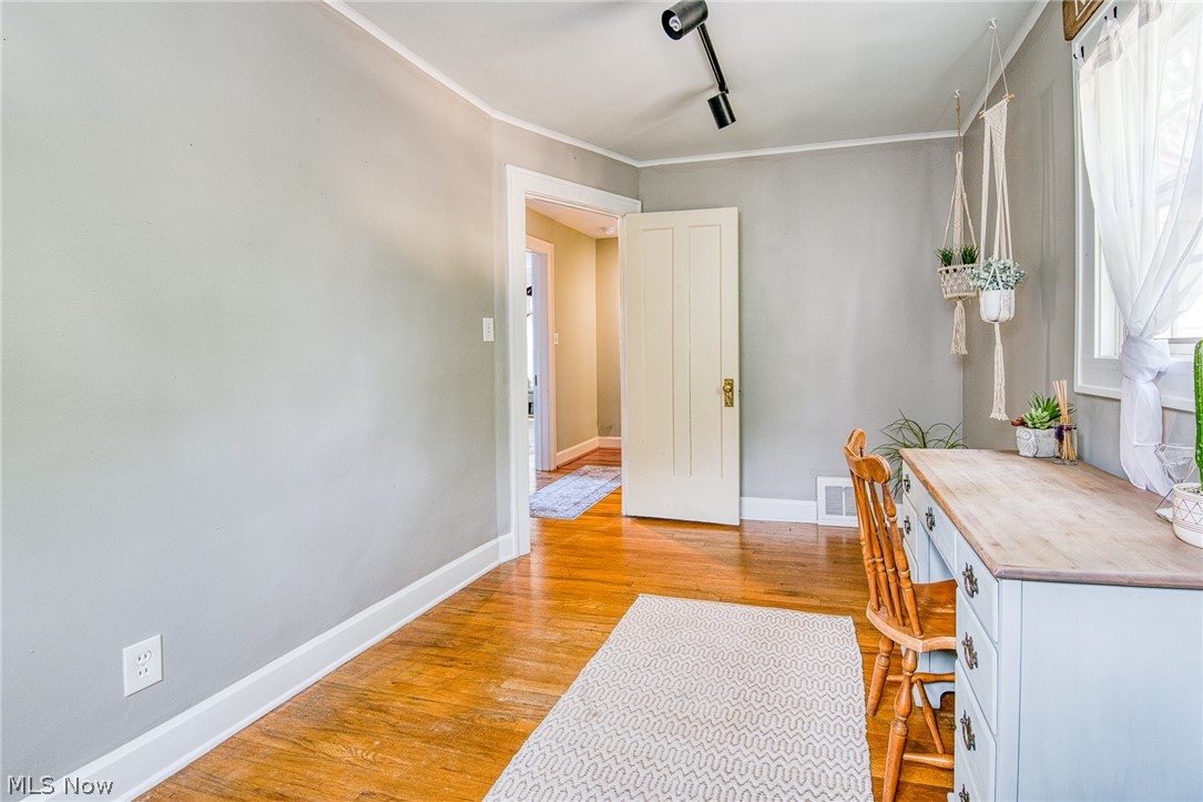 943 Cambridge Road Cleveland Heights OH 44121