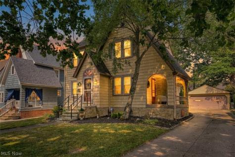 943 Cambridge Road Cleveland Heights OH 44121