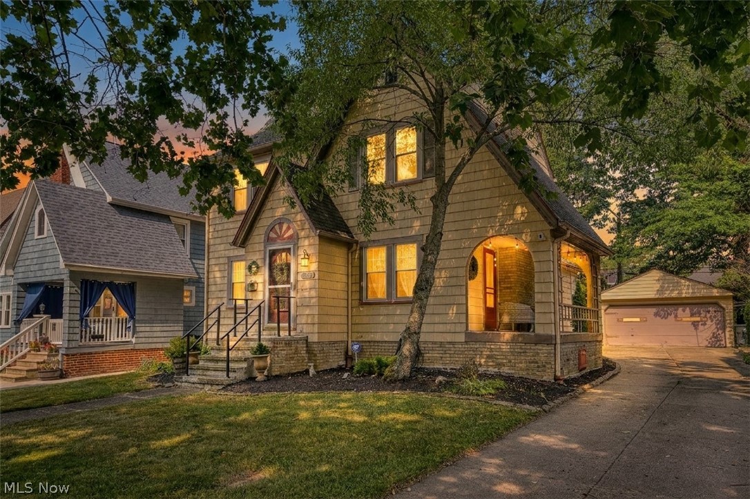 943 Cambridge Road Cleveland Heights OH 44121