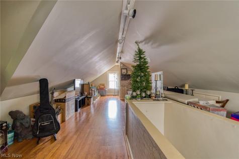 943 Cambridge Road Cleveland Heights OH 44121