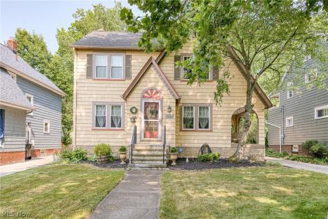 943 Cambridge Road Cleveland Heights OH 44121