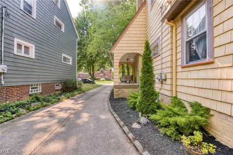 943 Cambridge Road Cleveland Heights OH 44121