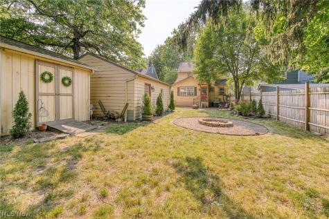 943 Cambridge Road Cleveland Heights OH 44121