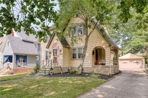 943 Cambridge Road Cleveland Heights OH 44121
