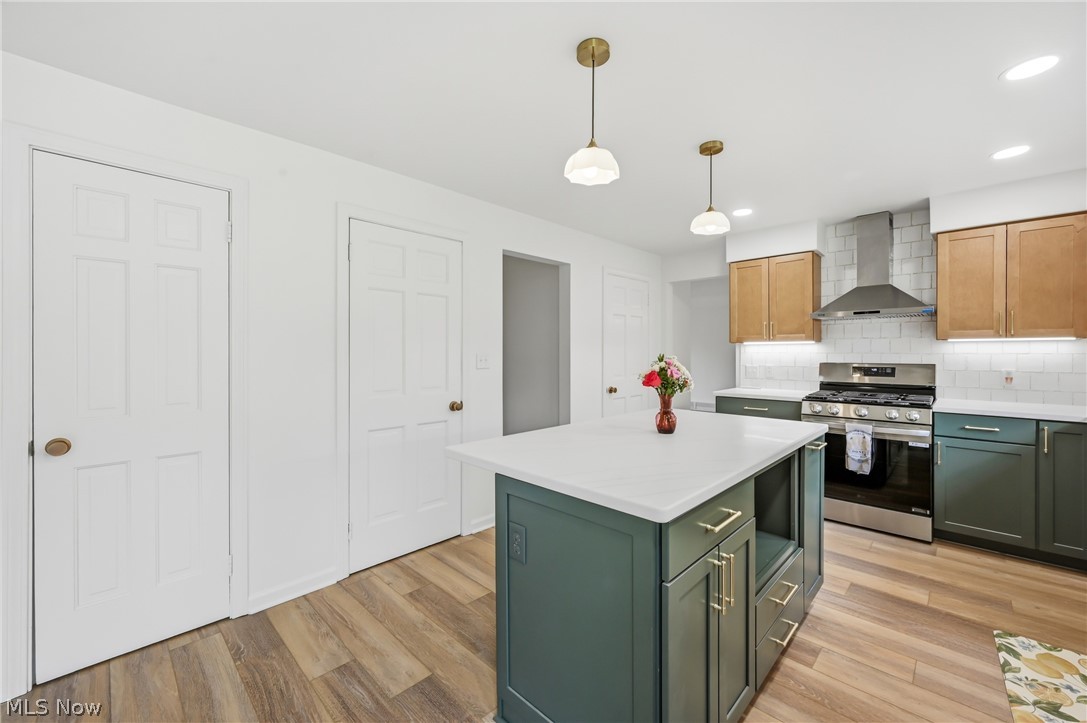 836 School Street Hubbard OH 44425