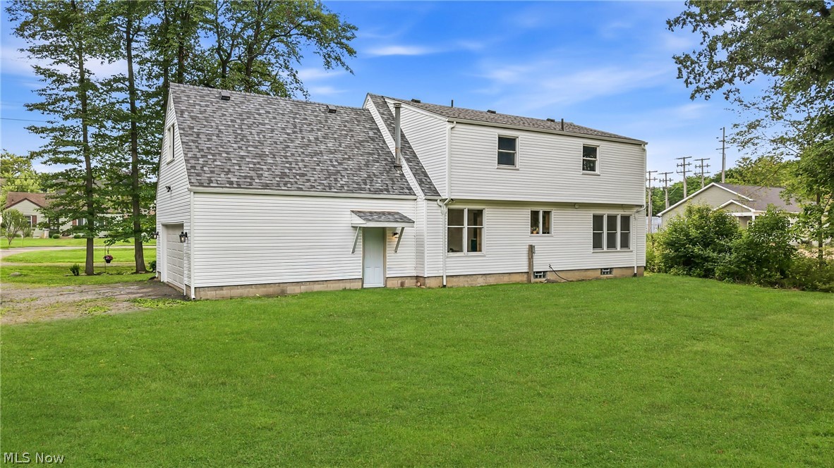 836 School Street Hubbard OH 44425