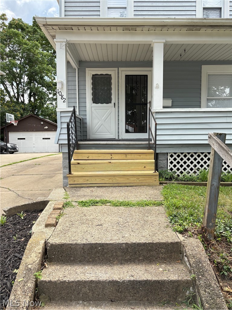 1082 Florida Avenue Akron OH 44314