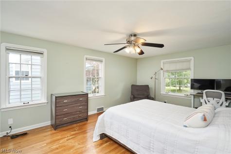 156 Melbourne Avenue Akron OH 44313