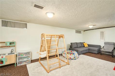 156 Melbourne Avenue Akron OH 44313