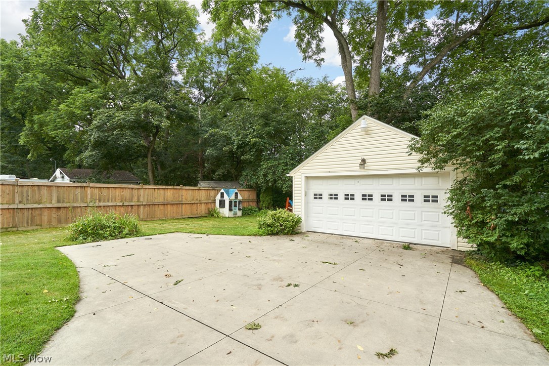 156 Melbourne Avenue Akron OH 44313