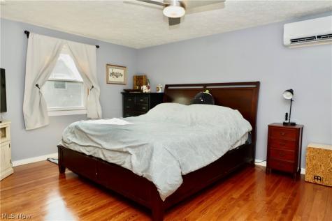 788 Idlewood Avenue Sheffield Lake OH 44054