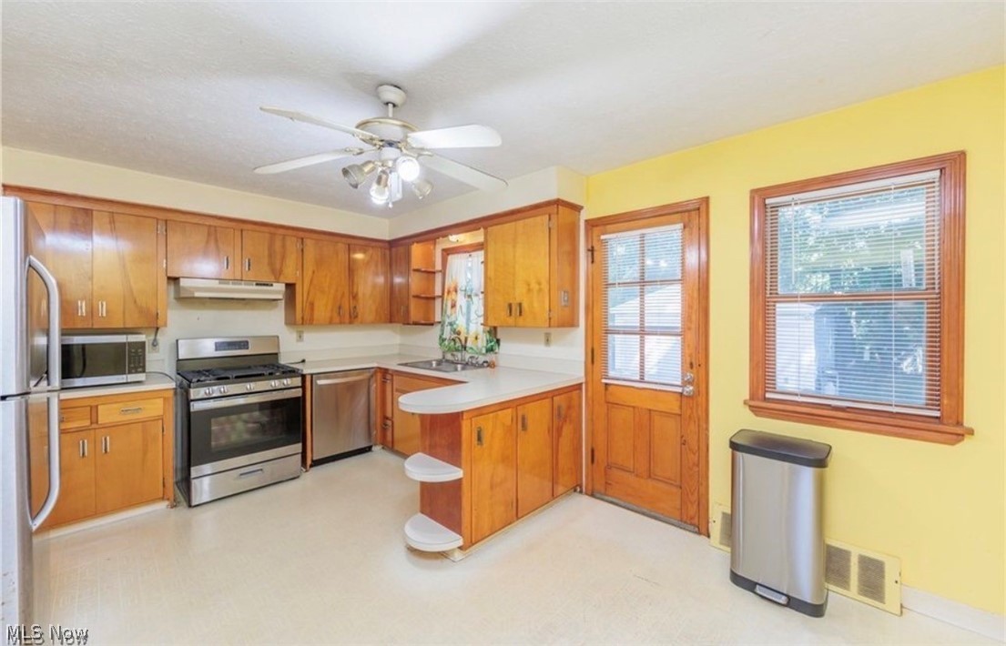 4521 Emerson Road South Euclid OH 44121