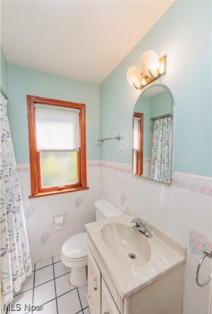 4521 Emerson Road South Euclid OH 44121