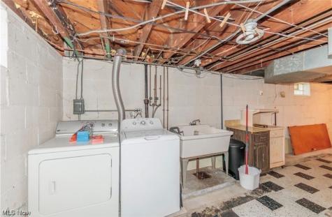 4521 Emerson Road South Euclid OH 44121