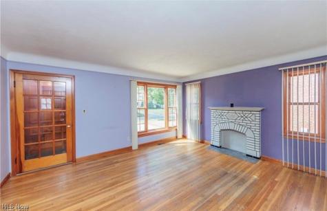 4521 Emerson Road South Euclid OH 44121