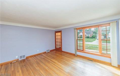 4521 Emerson Road South Euclid OH 44121