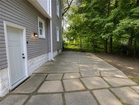 416 Bacon Avenue Akron OH 44320