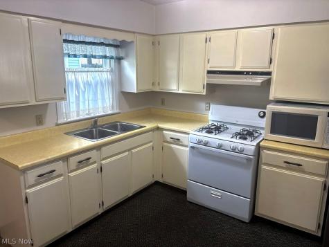 1977 Victoria Street Cuyahoga Falls OH 44221