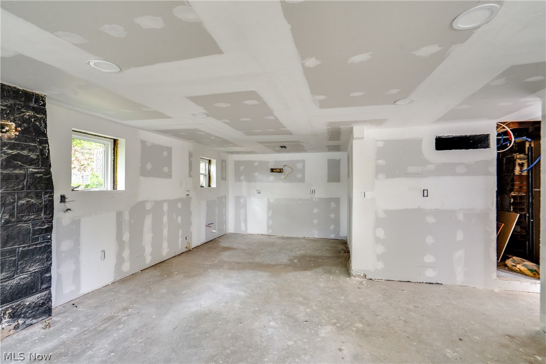 181 Portage Lakes Drive Akron OH 44319