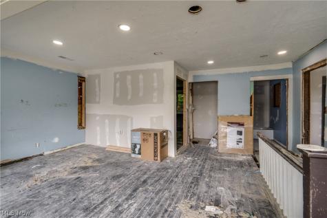 181 Portage Lakes Drive Akron OH 44319