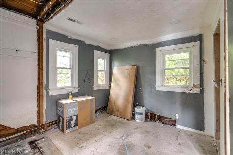 181 Portage Lakes Drive Akron OH 44319