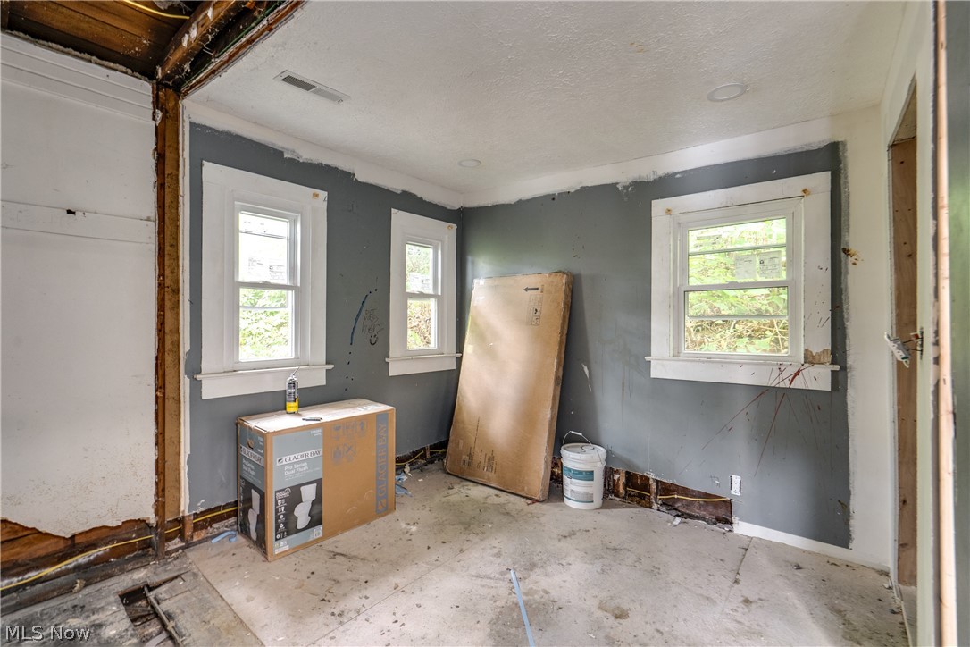 181 Portage Lakes Drive Akron OH 44319