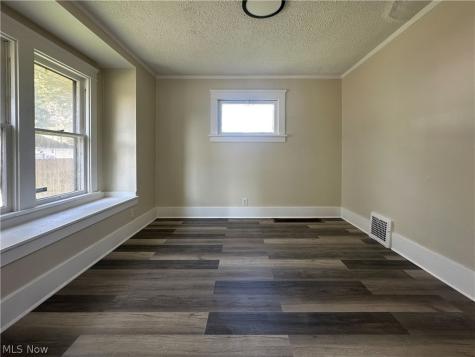 23 Helen Avenue Niles OH 44446