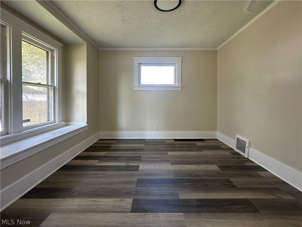 23 Helen Avenue Niles OH 44446